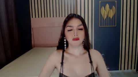 queenemeraldts online show from 4, 1, 2025