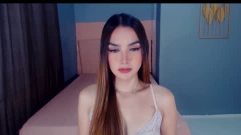 queenemeraldts online show from 4, 10, 2025