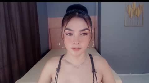 queenemeraldts online show from 18, 11, 2025