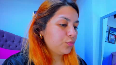 Snapshot of queengrett chatting on 2, 2, 2025 Queen online show from 2, 2, 2025