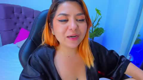 Snapshot of queengrett chatting on 11, 2, 2025 Queen online show from 11, 2, 2025