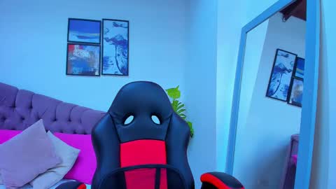 Snapshot of queengrett chatting on 1, 3, 2025 Queen online show from 1, 3, 2025