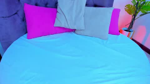 Snapshot of queengrett chatting on 1, 3, 2025 Queen online show from 1, 3, 2025