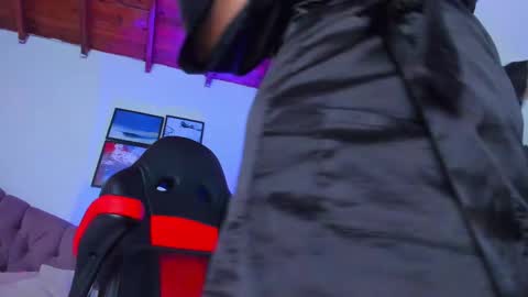 Snapshot of queengrett chatting on 3, 3, 2025 Queen online show from 3, 3, 2025