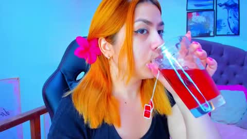 Snapshot of queengrett chatting on 11, 9, 2025 Queen online show from 11, 9, 2025