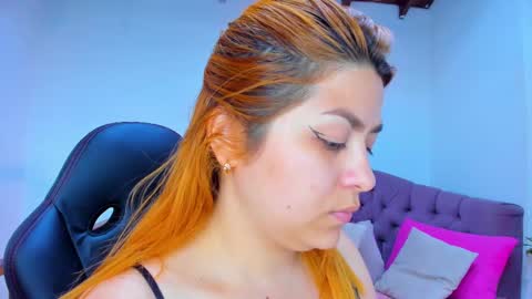 Snapshot of queengrett chatting on 16, 9, 2025 Queen online show from 16, 9, 2025