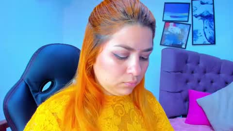 Snapshot of queengrett chatting on 18, 9, 2025 Queen online show from 18, 9, 2025