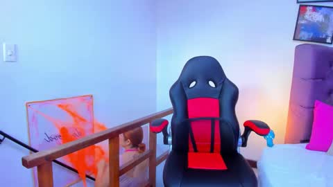 Snapshot of queengrett chatting on 21, 10, 2025 Queen online show from 21, 10, 2025