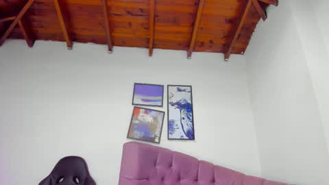 Snapshot of queengrett chatting on 26, 10, 2025 Queen online show from 26, 10, 2025