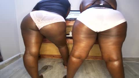 Nina online show from 5, 11, 2025