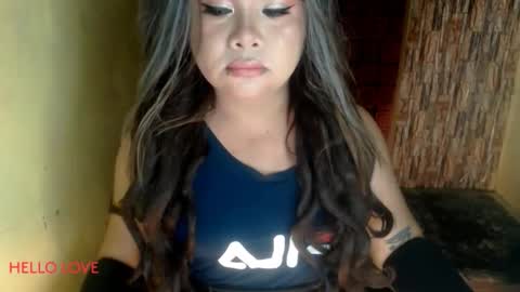 Snapshot of queenofdominant chatting on 8, 11, 2025 kesh online show from 8, 11, 2025