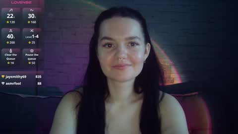 Snapshot of queenofmodels chatting on 3, 2, 2026 QueenOfModels online show from 3, 2, 2026