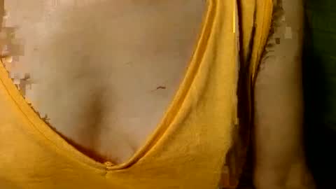 Snapshot of queenoftenderness chatting on 11, 6, 2026 queenoftenderness online show from 11, 6, 2026
