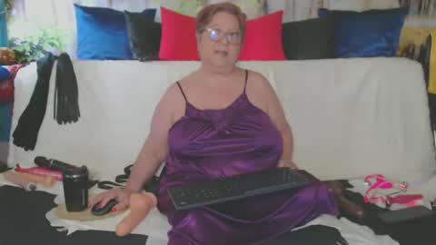 Snapshot of queenpammy chatting on 11, 5, 2026 QueenPammy online show from 11, 5, 2026