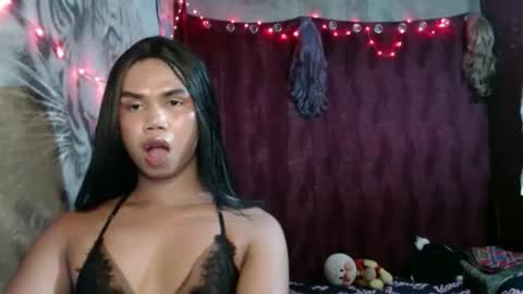 Snapshot of queenpinayebony_xx chatting on 16, 5, 2026 queenpinayebony_xx online show from 16, 5, 2026