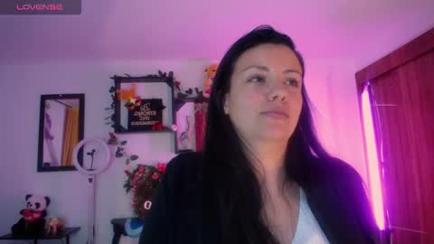 Snapshot of queenrose94 chatting on 9, 2, 2026 queenrose94 online show from 9, 2, 2026