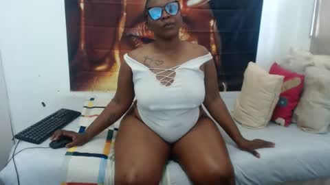 Snapshot of queenteex6993 chatting on 30, 6, 2026 queenteex6993 online show from 30, 6, 2026