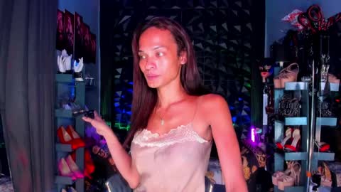 Snapshot of queenvalentinats chatting on 26, 4, 2026 ValentinaMoone online show from 26, 4, 2026