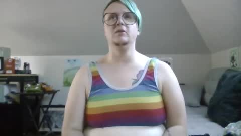 Snapshot of queerlyjaz chatting on 11, 9, 2025 queerlyjaz online show from 11, 9, 2025