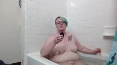 Snapshot of queerlyjaz chatting on 11, 10, 2025 queerlyjaz online show from 11, 10, 2025