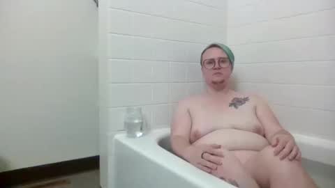 Snapshot of queerlyjaz chatting on 14, 10, 2025 queerlyjaz online show from 14, 10, 2025