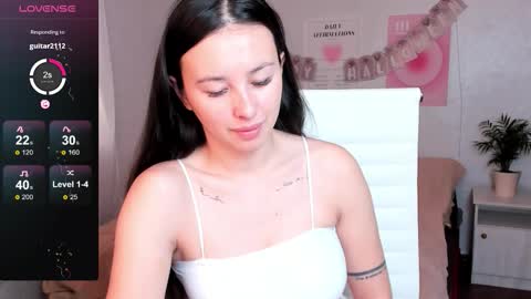 Snapshot of queitsharm_ chatting on 31, 10, 2025 Anna online show from 31, 10, 2025