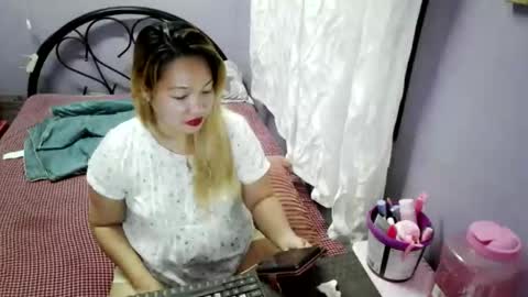 Snapshot of quelly40 chatting on 28, 10, 2025 quelly40 online show from 28, 10, 2025