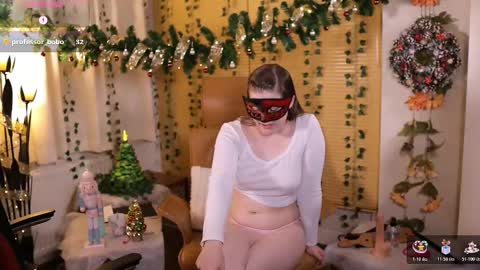 Snapshot of quinnrmonroe chatting on 4, 12, 2025 QuinnMonroe online show from 4, 12, 2025