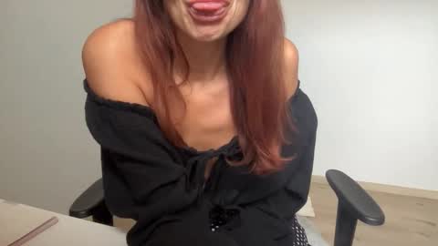 Quinnyelena online show from 29, 10, 2025