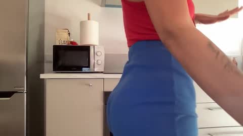 Quinnyelena online show from 19, 11, 2025