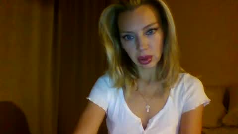 Snapshot of qurli24 chatting on 24, 10, 2025 qurli24 online show from 24, 10, 2025