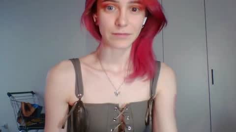 Snapshot of quyenpollio chatting on 17, 6, 2026 Lana Pollio online show from 17, 6, 2026