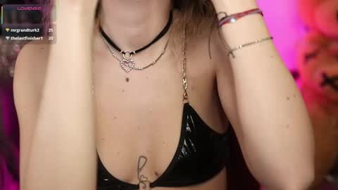 Snapshot of qwennx chatting on 14, 3, 2026 Nova Hollis online show from 14, 3, 2026