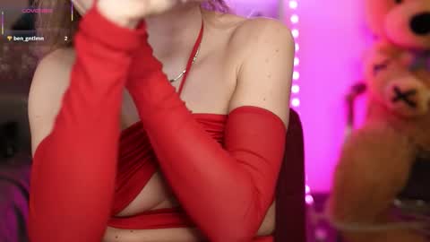 Snapshot of qwennx chatting on 23, 3, 2026 Nova Hollis online show from 23, 3, 2026