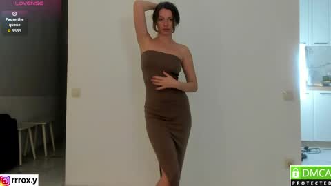 Snapshot of r00xvel chatting on 3, 4, 2026 r00xvel online show from 3, 4, 2026