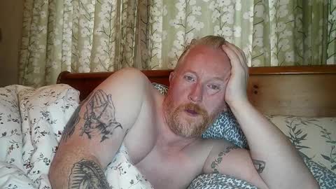 Snapshot of r_o_h_a_n chatting on 31, 10, 2025 r_o_h_a_n online show from 31, 10, 2025