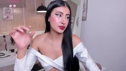 Snapshot of rachel_es chatting on 5, 12, 2025 RACHEL ES online show from 5, 12, 2025