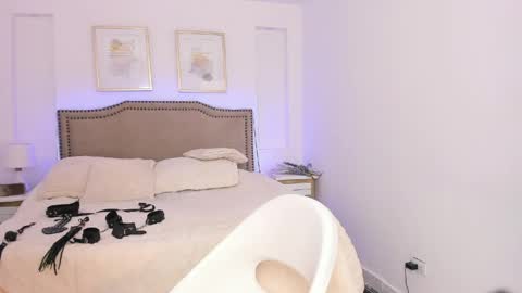 RACHEL ES online show from 7, 4, 2026