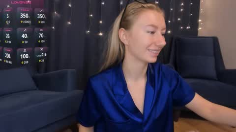 Snapshot of rachel_rut chatting on 5, 12, 2025 Rachel online show from 5, 12, 2025