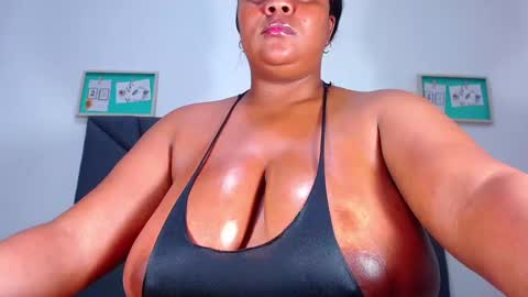 Snapshot of rachelbrown_ chatting on 12, 12, 2024 MALIKA Z online show from 12, 12, 2024