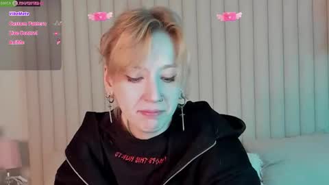 Snapshot of rachelcart chatting on 24, 11, 2025 RachelCart online show from 24, 11, 2025