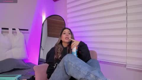 Snapshot of rachell_criss chatting on 7, 3, 2026 Rachell online show from 7, 3, 2026