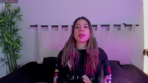 Snapshot of rachell_criss chatting on 12, 3, 2026 Rachell online show from 12, 3, 2026