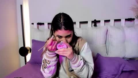 Snapshot of rachell_criss chatting on 25, 3, 2026 Rachell online show from 25, 3, 2026