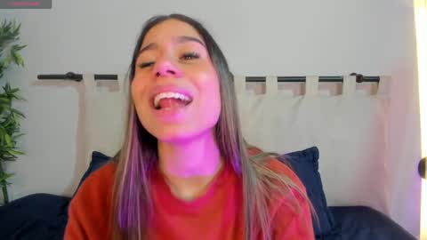 Snapshot of rachell_criss chatting on 18, 4, 2026 Rachell online show from 18, 4, 2026