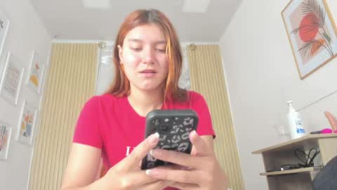 Snapshot of rachellesc chatting on 27, 5, 2026 rachellesc online show from 27, 5, 2026