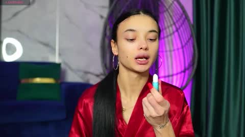 Snapshot of rachelravee chatting on 20, 10, 2025 Ann online show from 20, 10, 2025