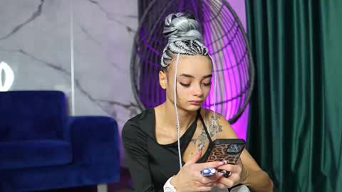 Snapshot of rachelravee chatting on 27, 10, 2025 Ann online show from 27, 10, 2025