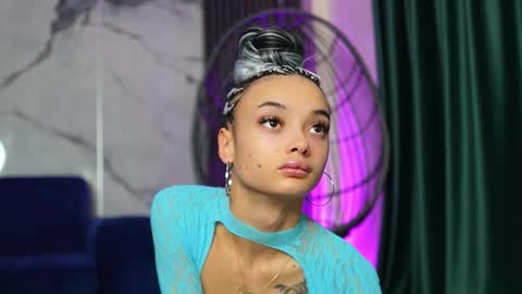 Snapshot of rachelravee chatting on 30, 10, 2025 Ann online show from 30, 10, 2025