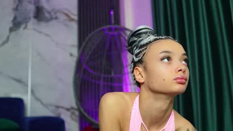 Snapshot of rachelravee chatting on 31, 10, 2025 Ann online show from 31, 10, 2025